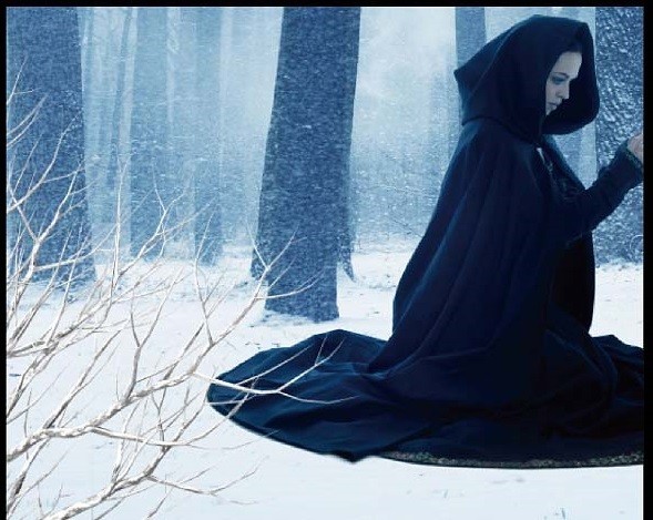 PS怎样绘制蓝色火焰的女魔法师 PS合成雪林中施法蓝色火焰的女魔法师教程
