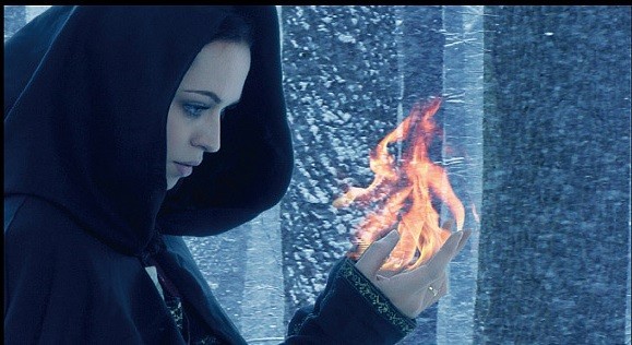 PS怎样绘制蓝色火焰的女魔法师 PS合成雪林中施法蓝色火焰的女魔法师教程