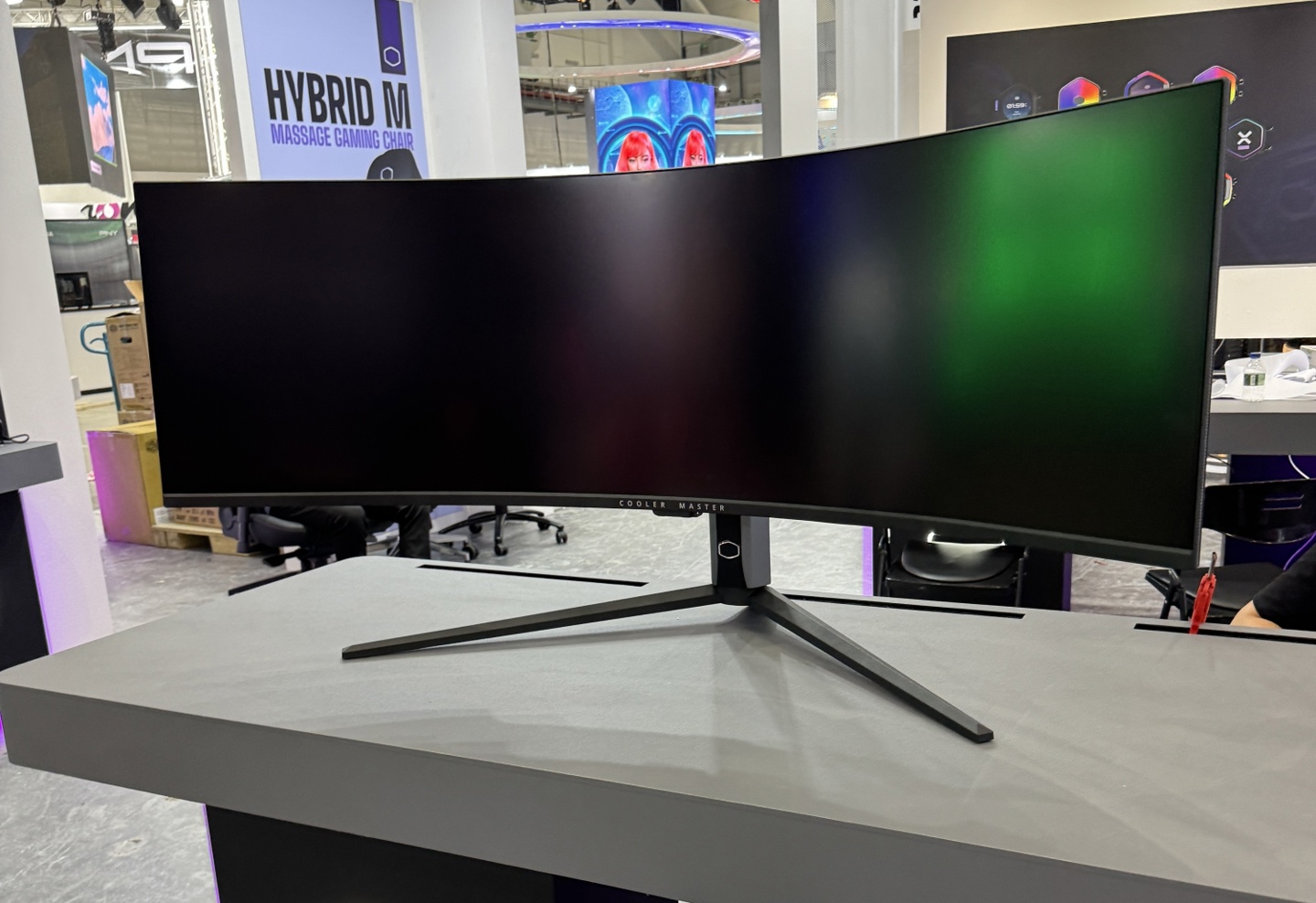 54 英寸 VA 超宽屏、2304 分区,酷冷至尊展出 GP57ZS 曲面 Mini LED 显示器