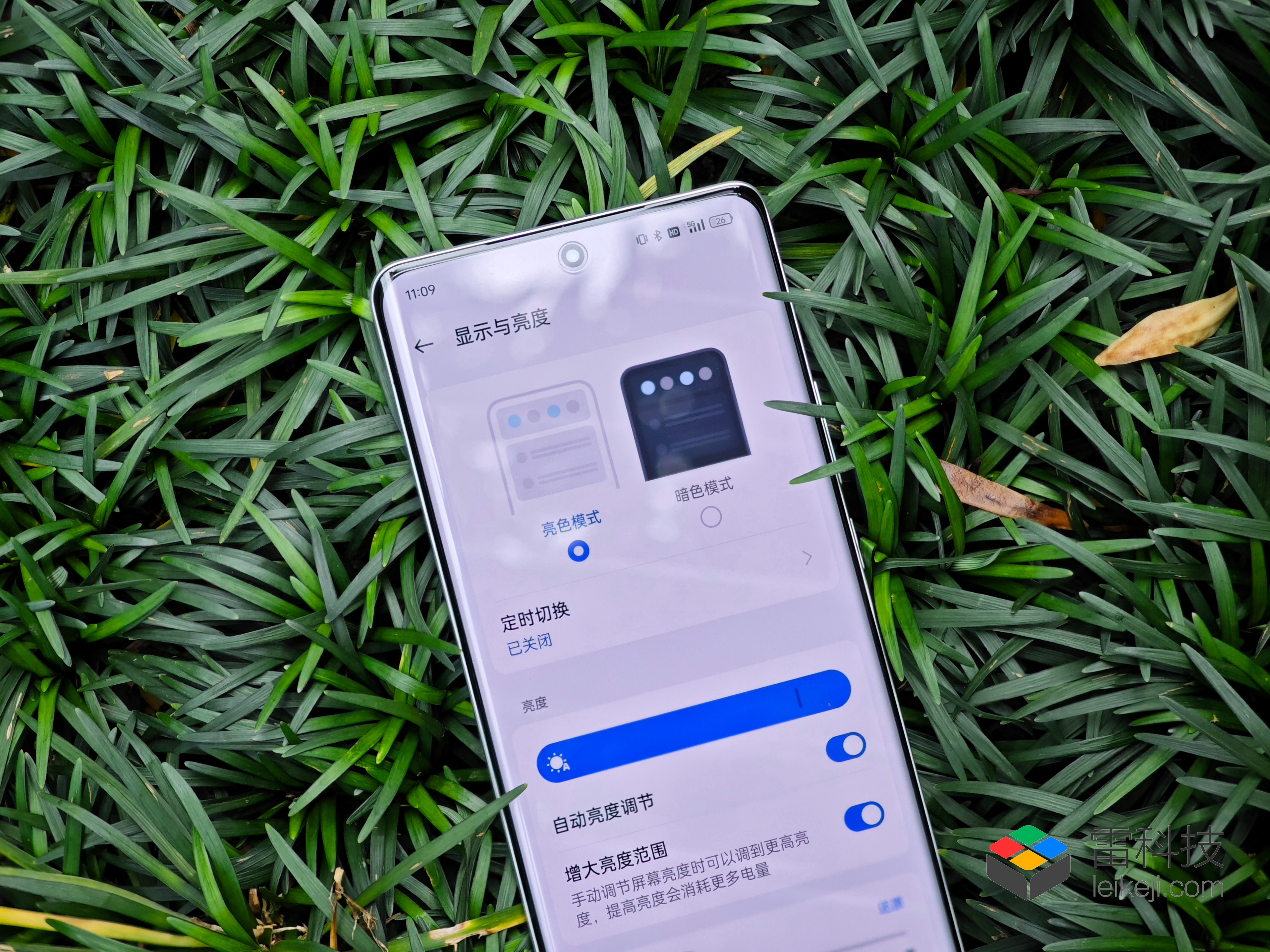 LCD手机的消逝，全靠OLED的争气