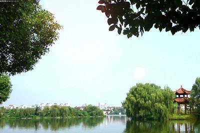 PS怎么给风景图片添加太阳_一个滤镜搞定