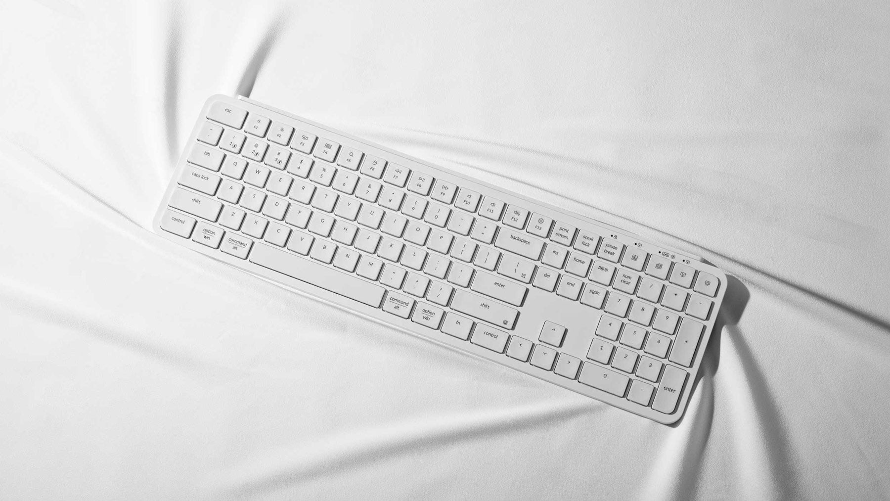 Keychron B6 Pro 无线轻薄键盘开售:全尺寸布局 + 剪刀脚按键,售价 271 元