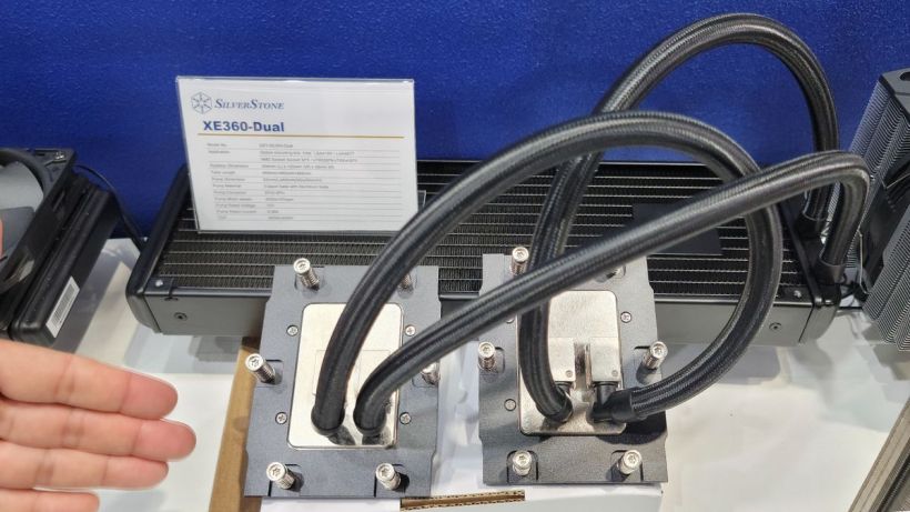同时冷却双路 CPU,银昕展出 XE360-Dual 双冷头一体式水冷散热器