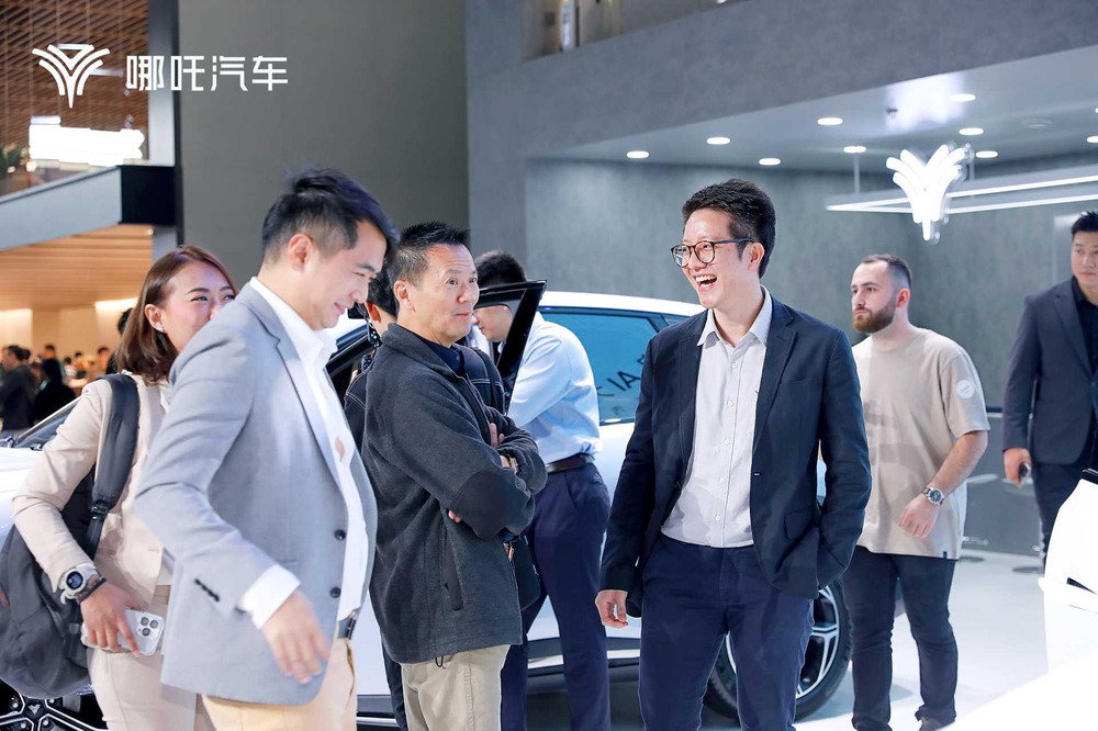 哪吒汽车在北京车展首发高通SA8775P舱驾融合平台