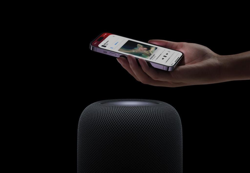 2000 元买音箱，苹果 HomePod2 代对比 JBL 音乐世家 200 该怎么选？