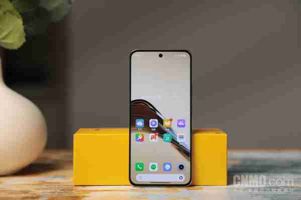 真我 13 Pro+ 评测:好看更好拍 旗舰潜望实现构图自由