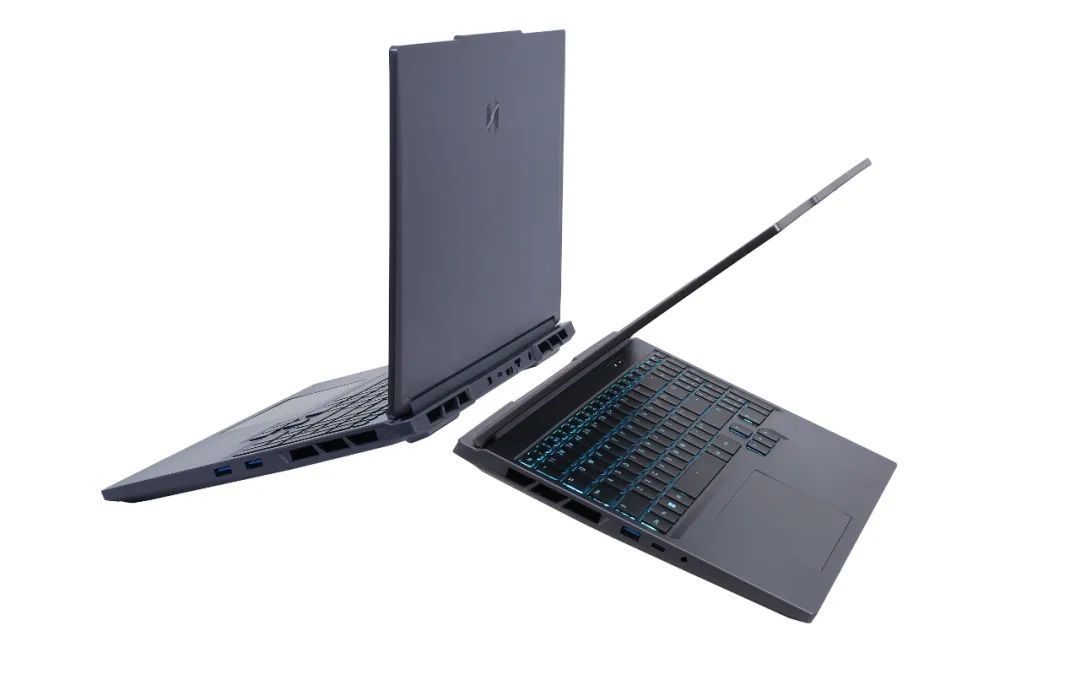 机械革命极光 X 游戏本外观细节公布:5052 号航空级铝合金 A 面、RGB 背光键盘