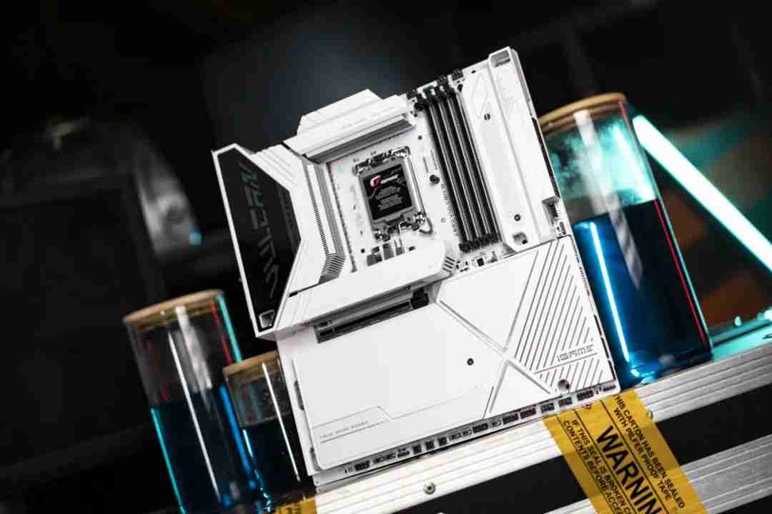 七彩虹预热 iGame Z890 VULCAN X / W“黑白火神”主板：20+1+1+1 相供电设计