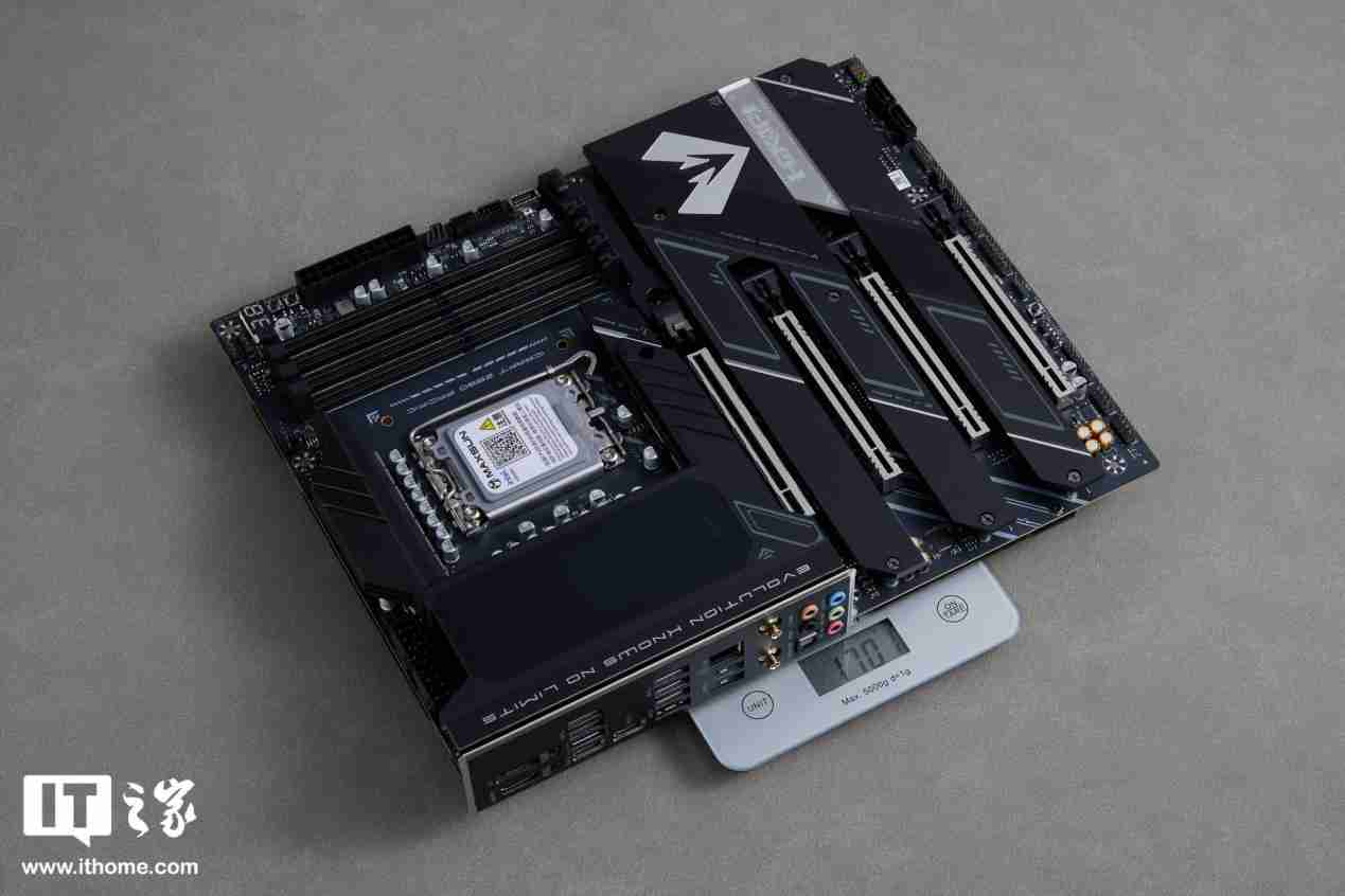 铭瑄 iCraft Z890 Pacific 主板评测:用料扎实,拓展性强