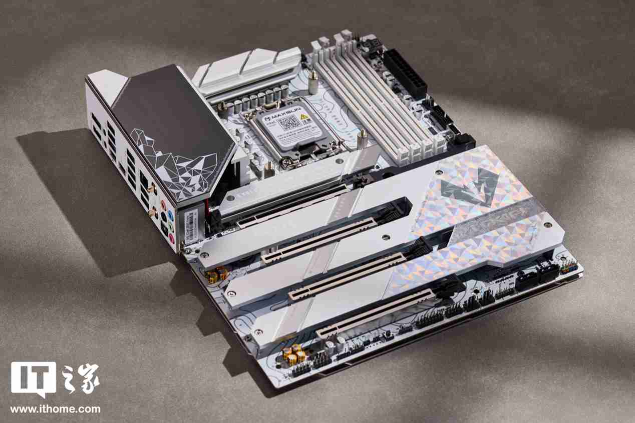 铭瑄北冰洋 Z890 ARCTIC 主板评测：白色装机绝配，BIOS 体验大提升