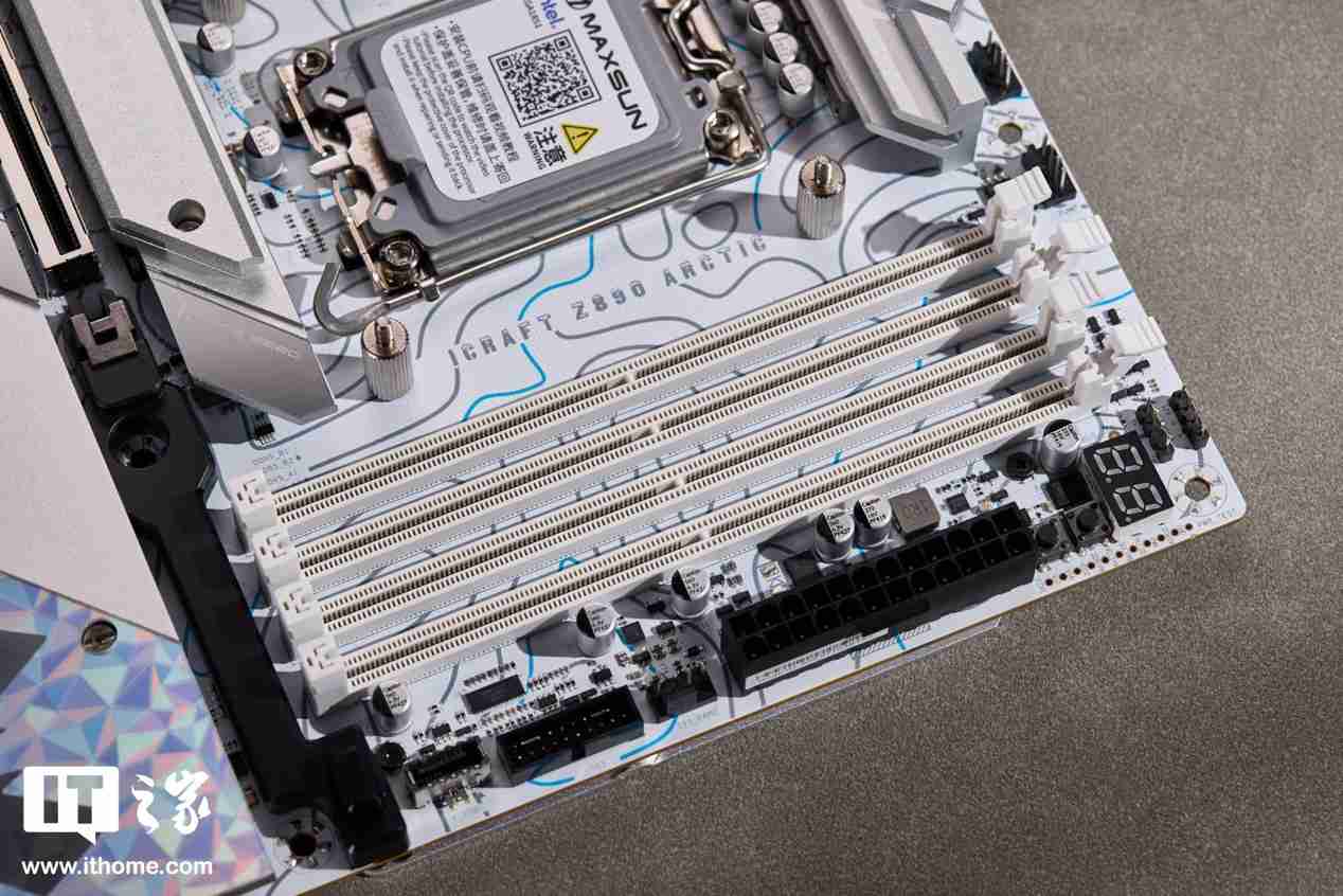 铭瑄北冰洋 Z890 ARCTIC 主板评测：白色装机绝配，BIOS 体验大提升