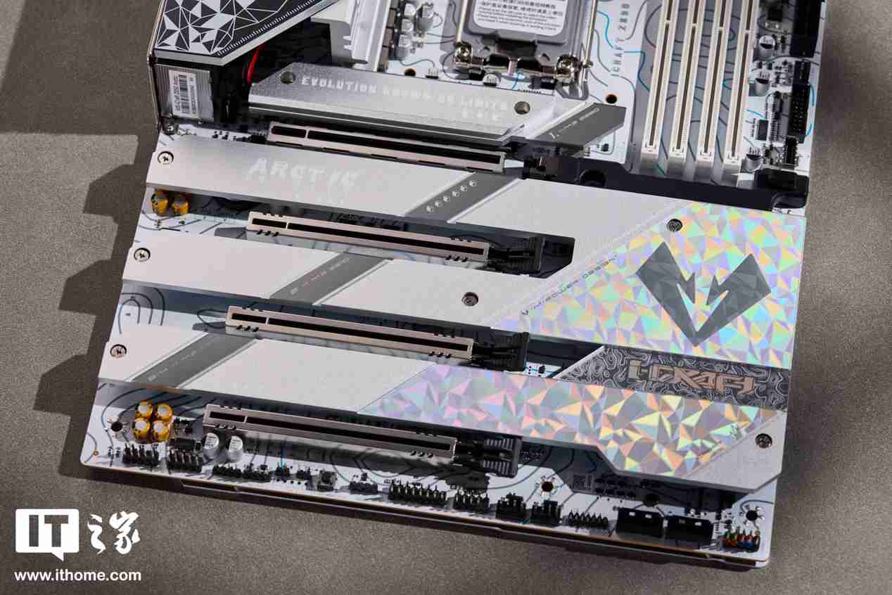铭瑄北冰洋 Z890 ARCTIC 主板评测：白色装机绝配，BIOS 体验大提升