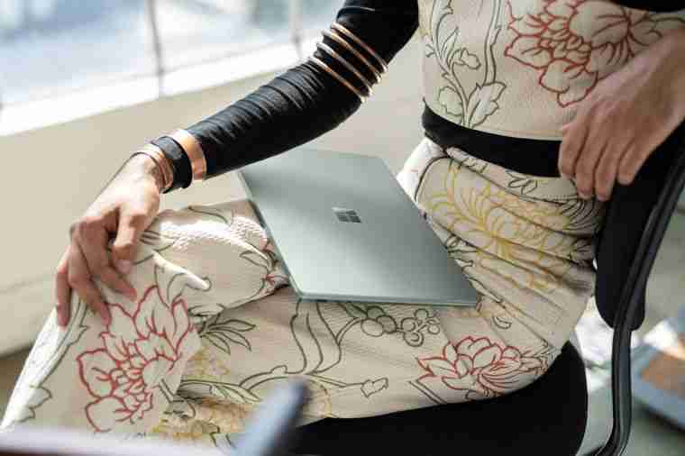 微软 Surface Laptop 5 笔记本推送新固件:修复随机关机、延长电池寿命