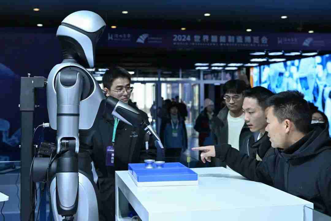 「天工Ultra」半马夺冠，人形机器人通关产业落地第一关