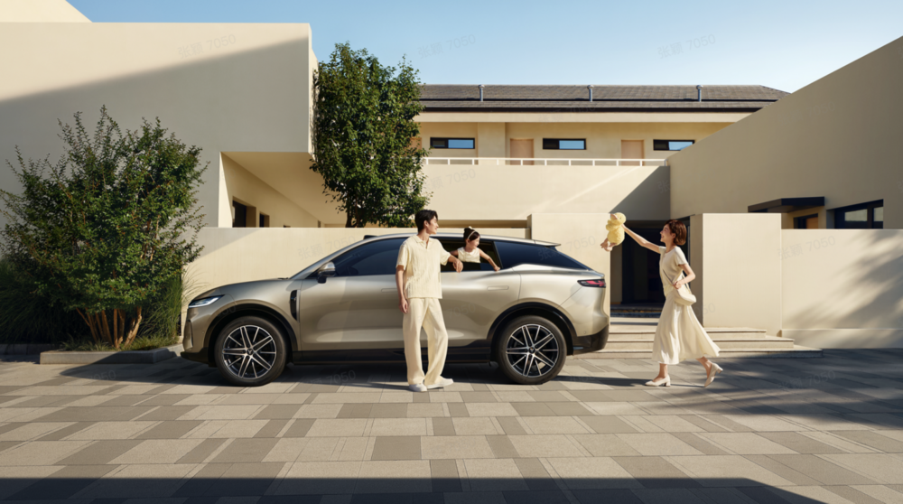 搭载华为乾崑智驾ADS4和鸿蒙座舱HarmonySpace5！全新岚图知音预售价22万元起