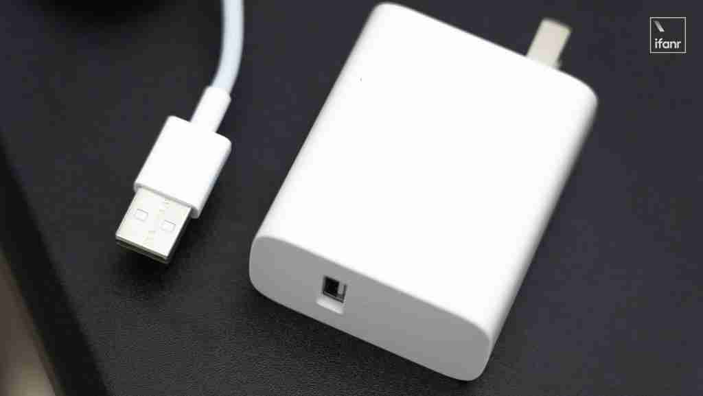 8000mAh 大电池，是手机、板砖还是充电宝？