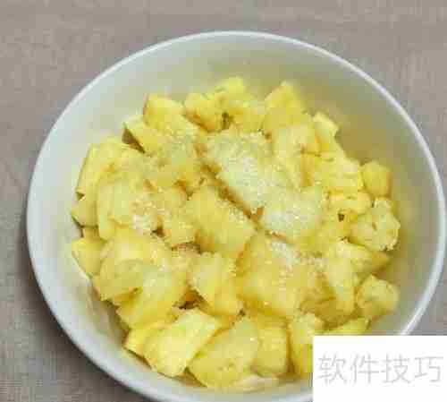 简易版菠萝派:轻松制作热带水果甜点