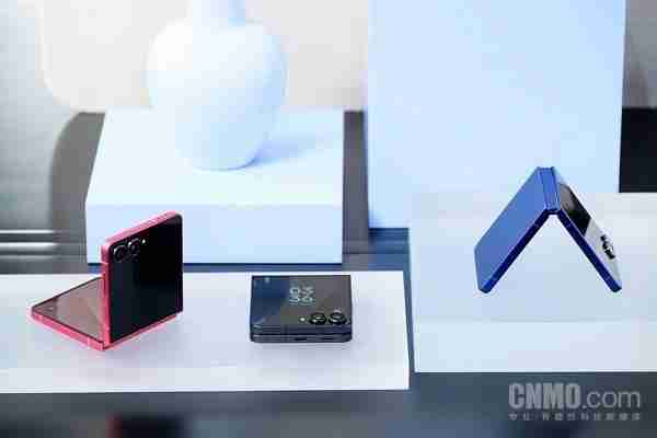  苹果折叠屏明年入局 全球铰链供应链上演中美韩三国杀 