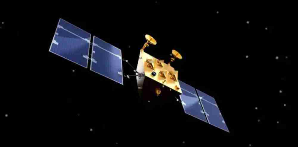  曝低轨卫星通信开始公测：华为 Mate X6 典藏版首发 