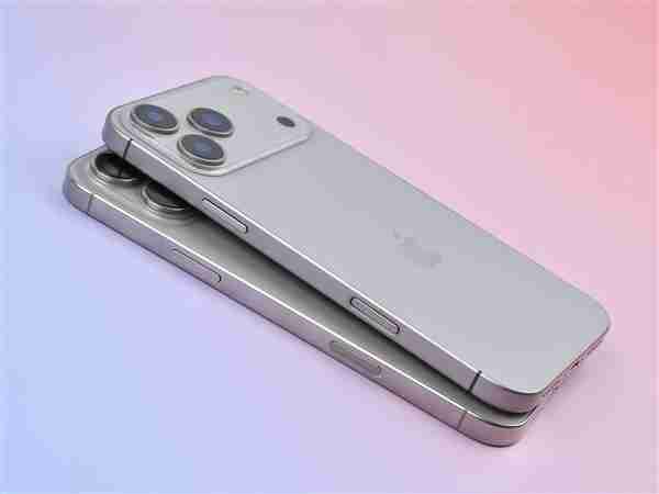 苹果发布会前 我们意外拿到了iPhone 17