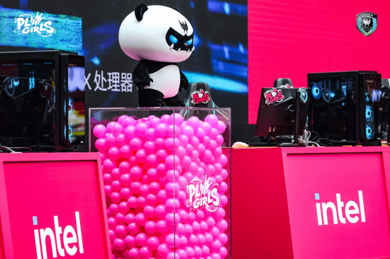 决战江城之巅 掠夺者PL Girls引爆打瓦热潮!