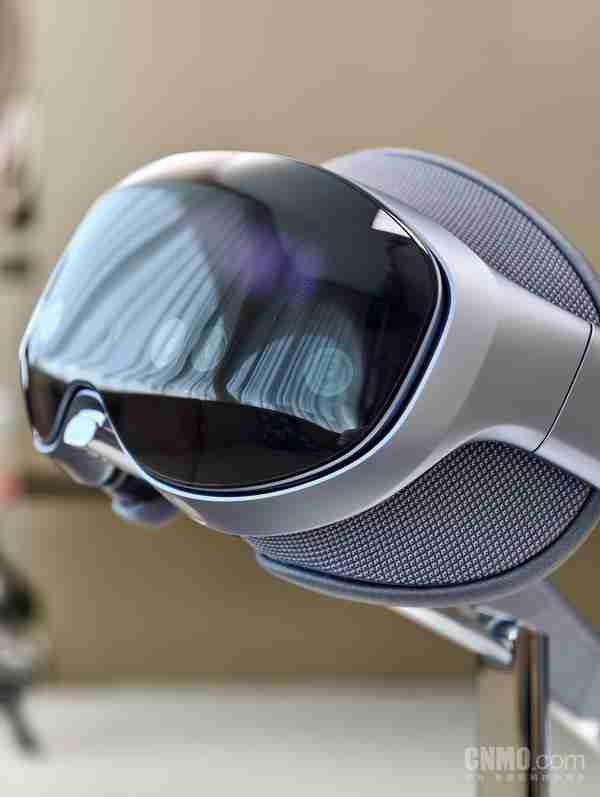 vivo Vision 探索版：398 克超轻机身 一次谨慎而勇敢的“视界”初探 