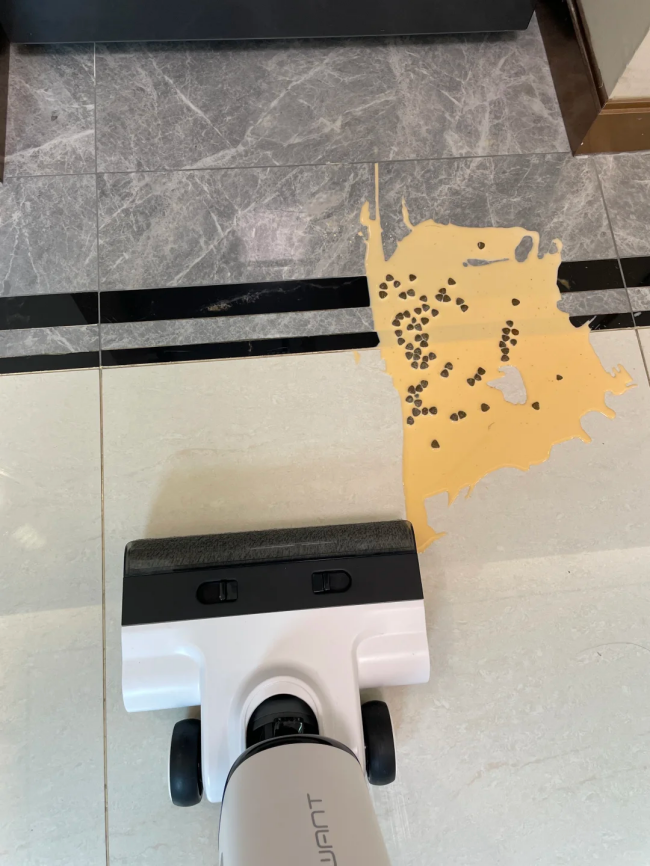 洗地机与吸尘器终极科普：功能、差异与选购全指南