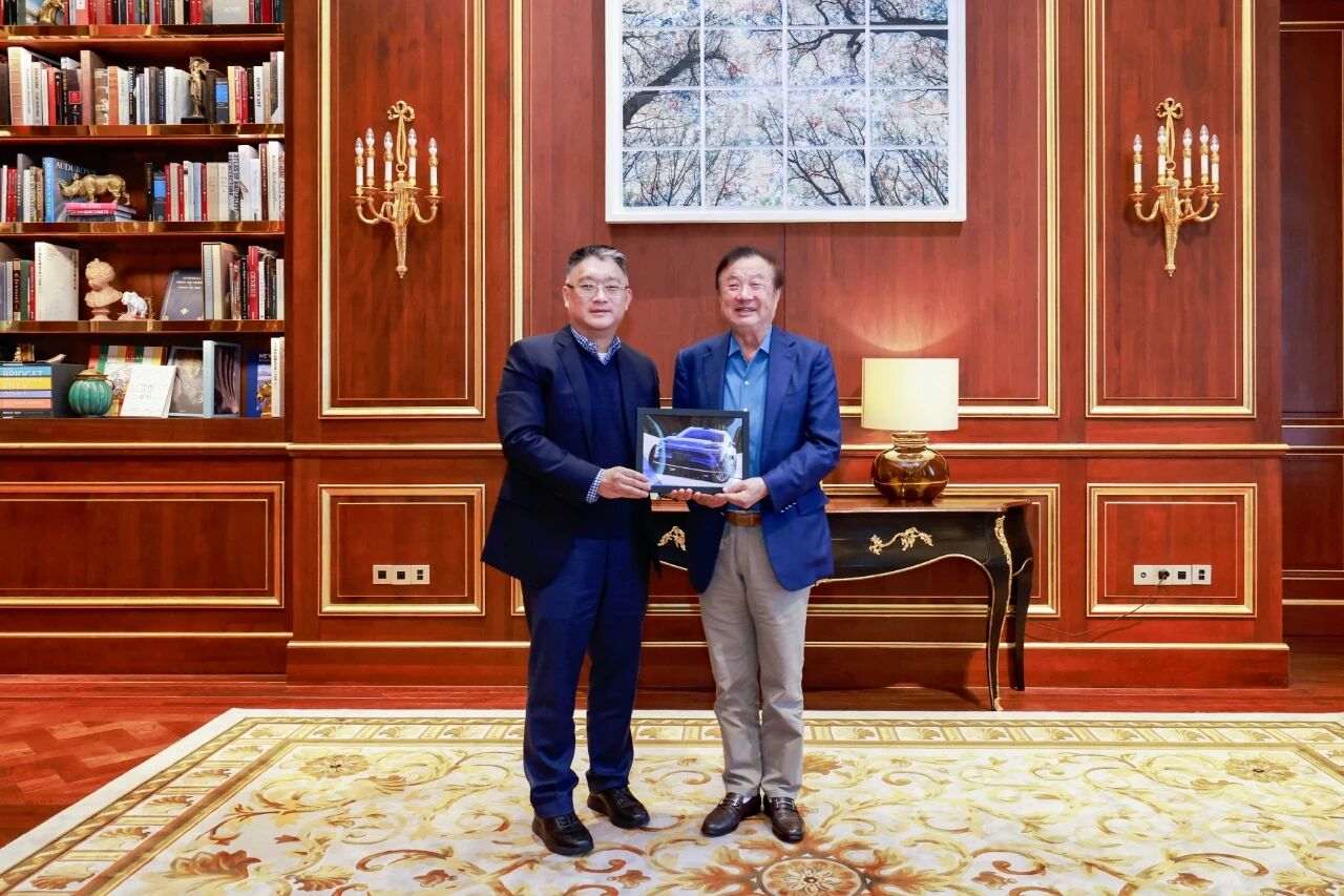 上汽集团总裁贾健旭拜访华为创始人任正非