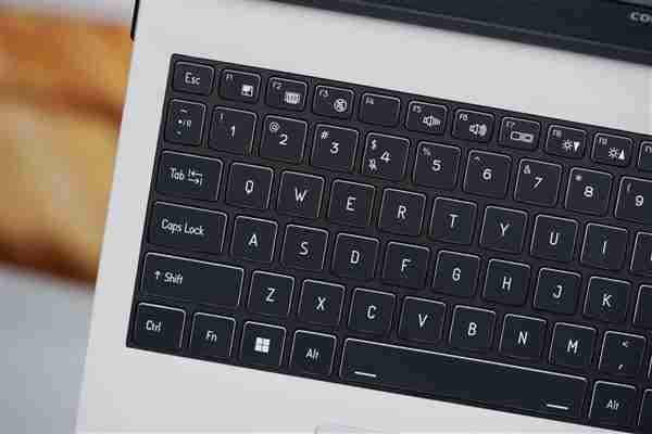 长江存储PC42Q SSD加持！ 七彩虹隐星P16 Pro图赏