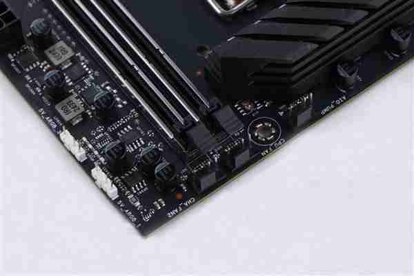 武士出击！影驰联盟B860M WiFi黑武士主板评测