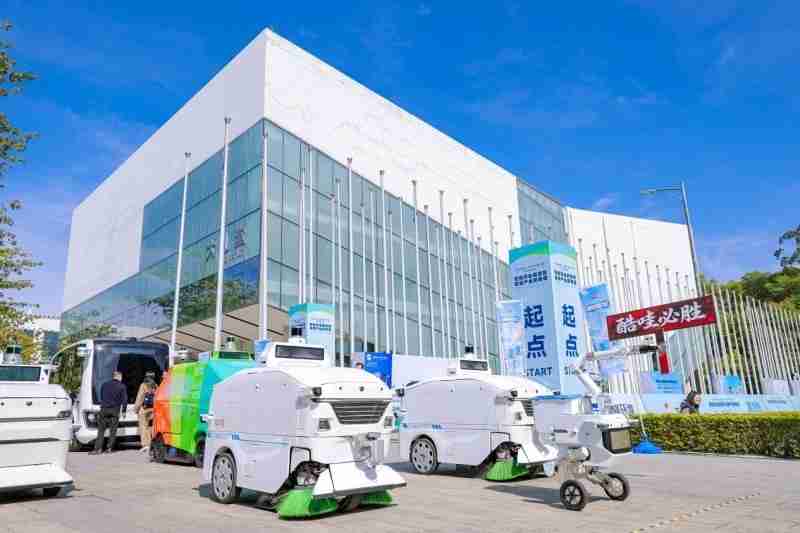 无图化部署+端到端决策酷哇卫冕国际 AI环卫大赛，技术代际跨越