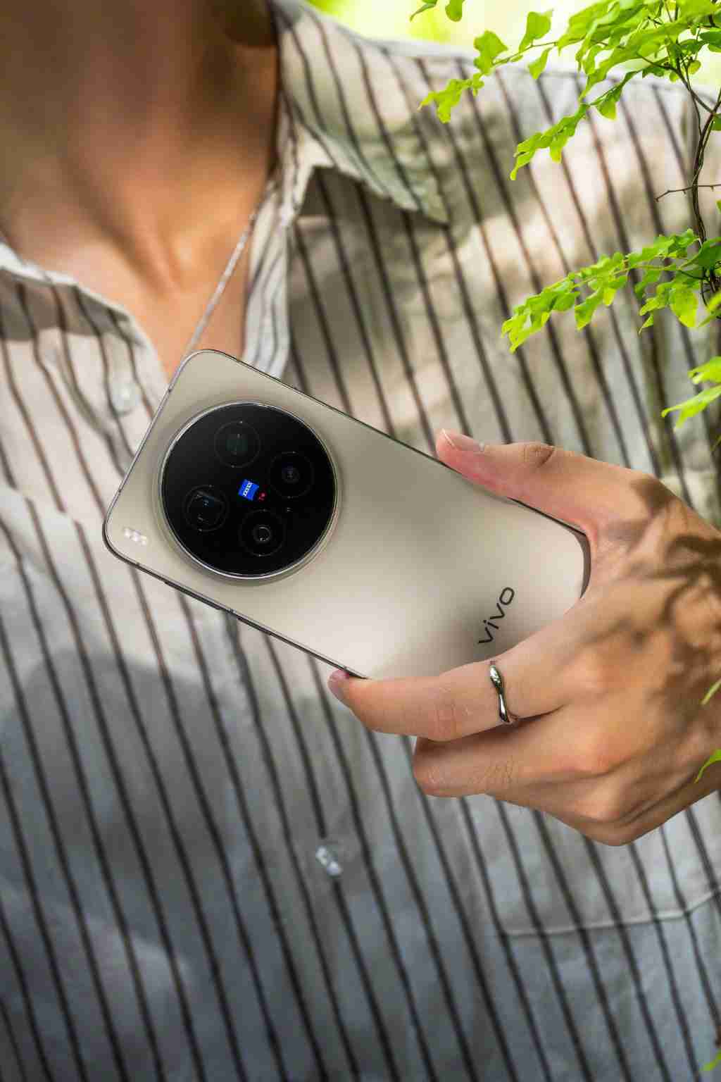  蔡司 2 亿影像王牌登场！vivo X300 Pro 拍巨片，巨出片！