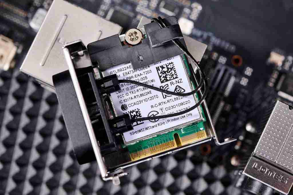 技嘉 B860M AORUS PRO WIFI7 电竞雕主板深度评测:主流价位下的高端电竞利器