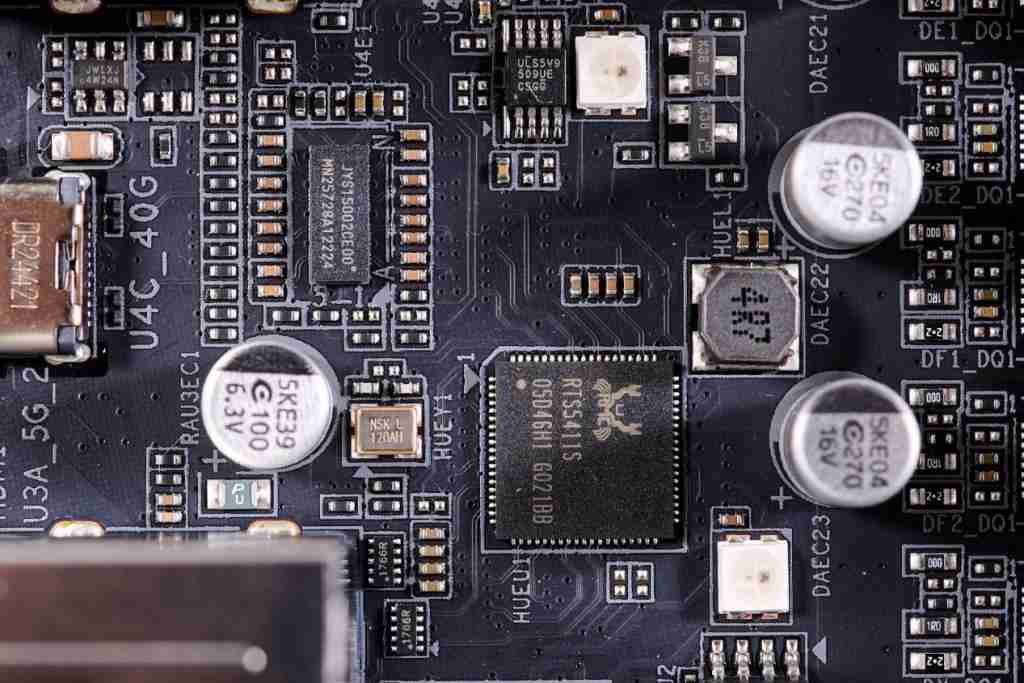 技嘉 B860M AORUS PRO WIFI7 电竞雕主板深度评测:主流价位下的高端电竞利器