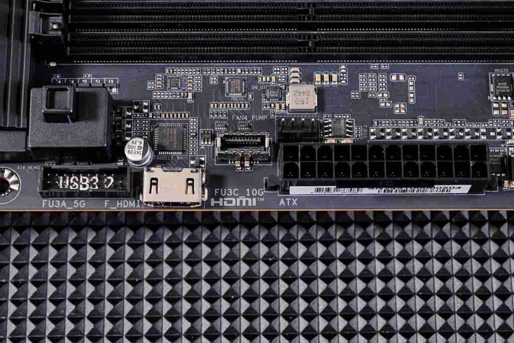 技嘉 B860M AORUS PRO WIFI7 电竞雕主板深度评测:主流价位下的高端电竞利器