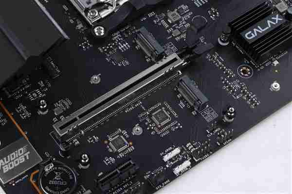 中端装机新方案！影驰联盟 B650M Wi-Fi 黑武士 PLUS 主板评测