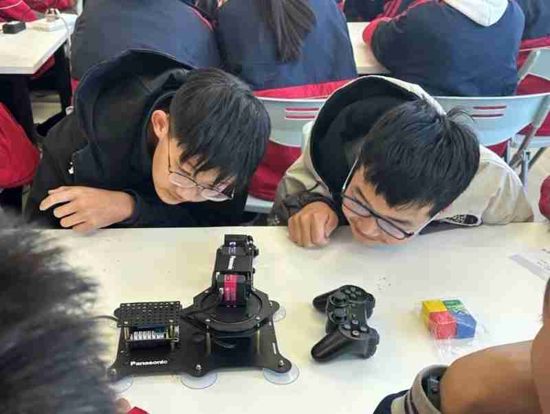 松下科普教育行走进唐山遵化:播科学火种,绘绿色未来