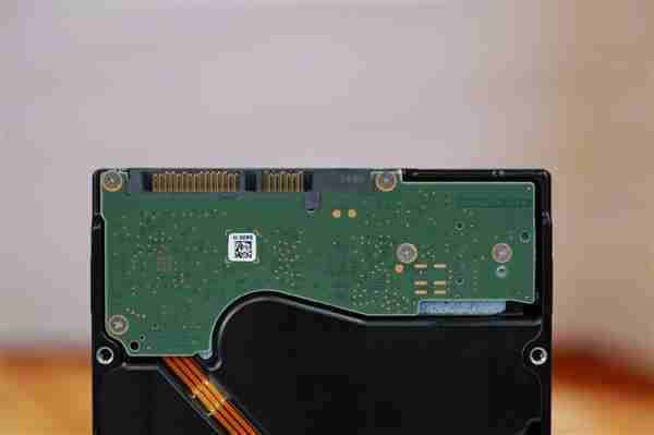 每碟片3TB!希捷银河Exos M 30TB硬盘图赏