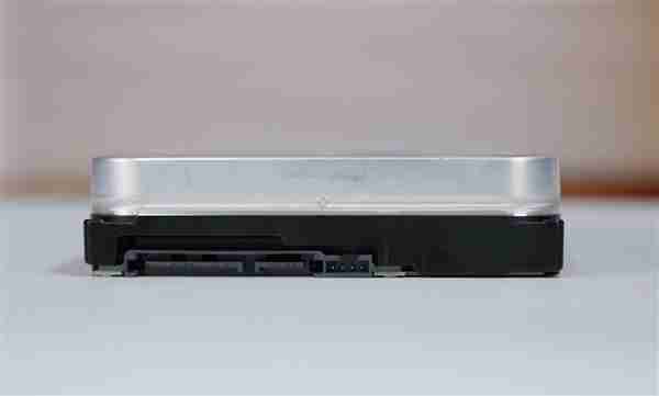 每碟片3TB!希捷银河Exos M 30TB硬盘图赏