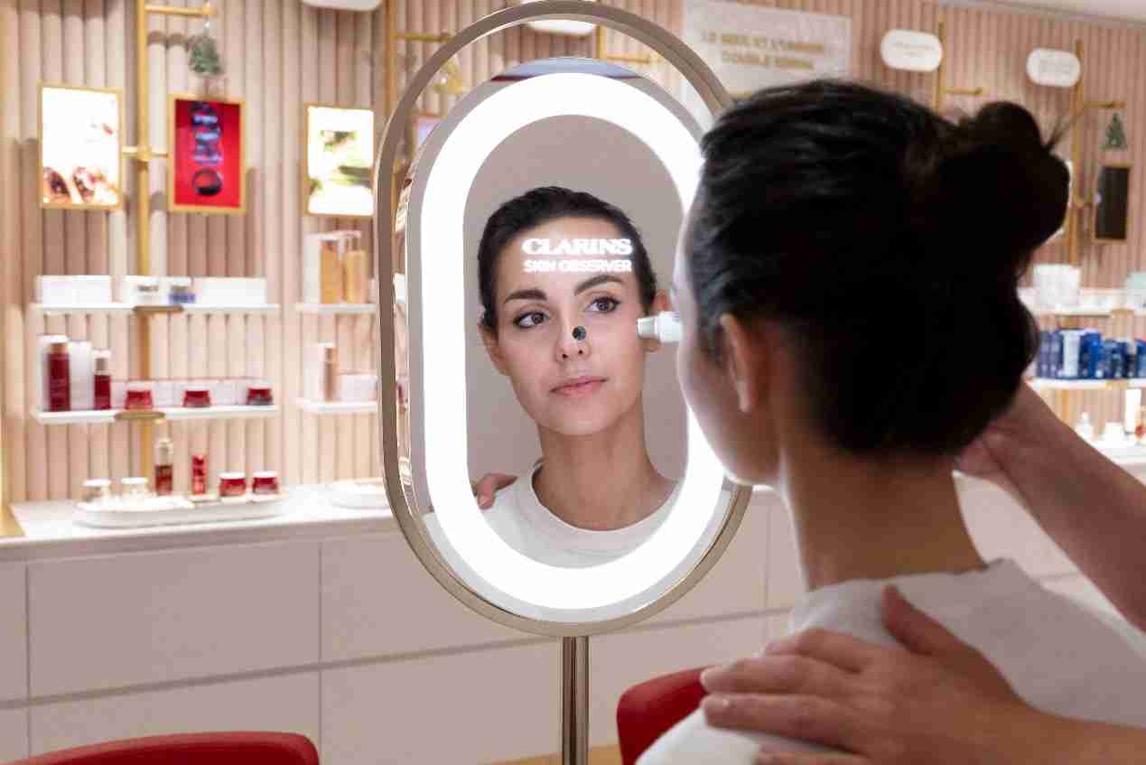 娇韵诗创新推出AI肌源分析仪以AI科技赋能专柜护理服务