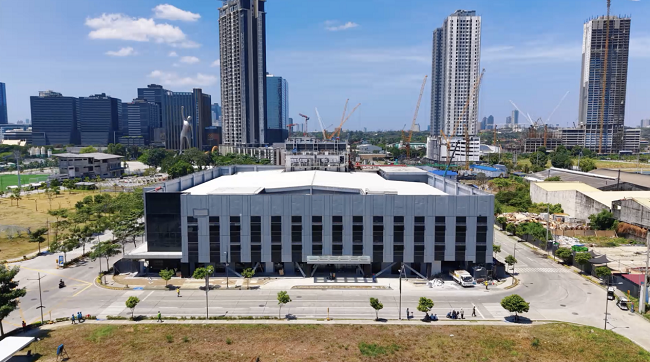 菲·凡｜从“货物之港”到“算力之锚”，一座智算中心与数字丝路的时代交响