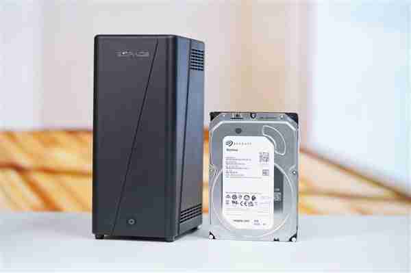 升级X86架构性能大提升！极空间Z2 Ultra图赏