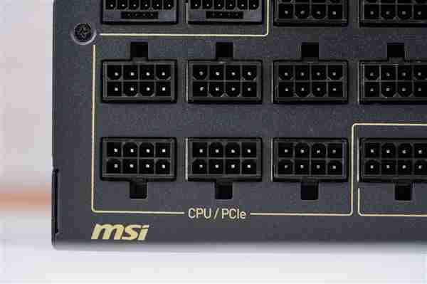 轻松驾驭RTX 5090！微星MEG Ai1600T PCIE5超神电源图赏