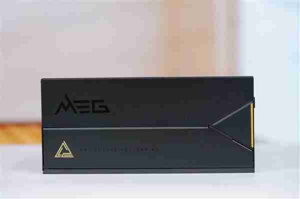轻松驾驭RTX 5090！微星MEG Ai1600T PCIE5超神电源图赏