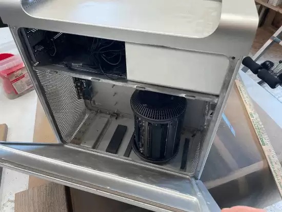苹果版套娃 买台Mac Pro回家：打开一看里面还藏着一台Mac Pro