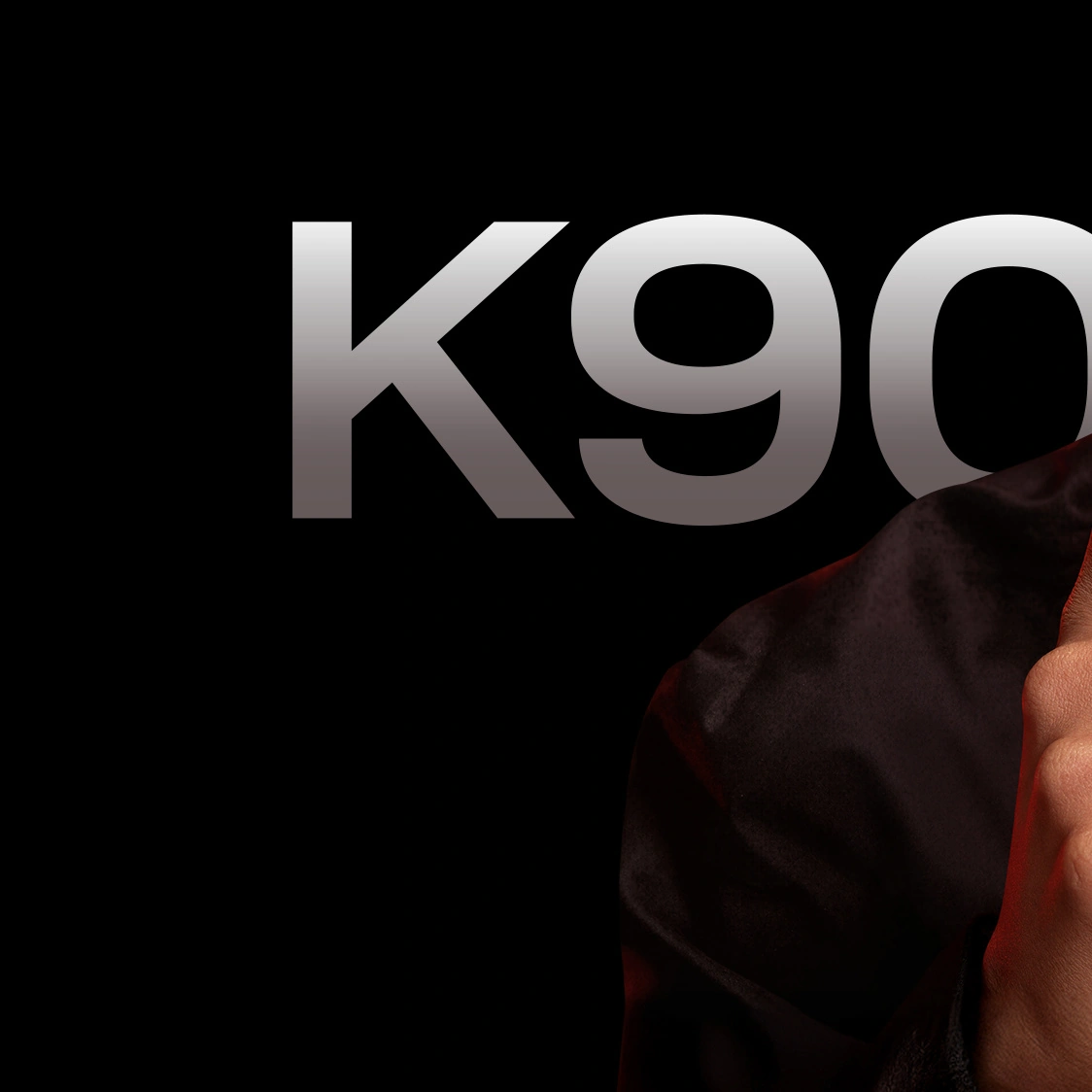小米 REDMI K90 Max 手机“太空银”外观揭晓:冷调银色机身 + 铝合金中框
