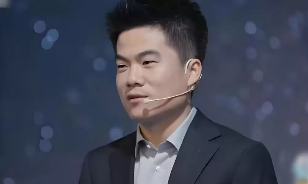 与辉同行又翻车了?一年卖260万瓶的进口保健品,竟是国货贴牌