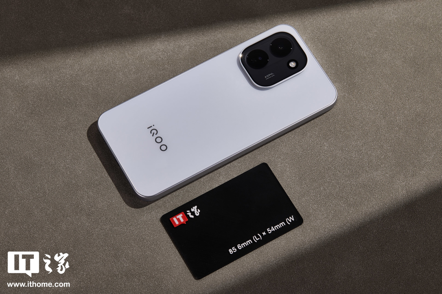 iQOO Z11 实拍图赏:iQOO 手机最大 9020mAh 电池 + iQOO 首个 165Hz 护眼电竞屏