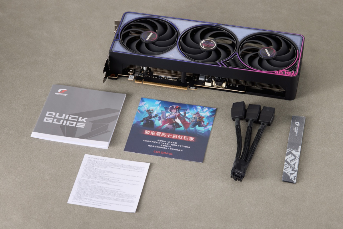 七彩虹 iGame RTX 5070 Ti Ultra SFF 显卡图赏:嘻哈涂鸦风,设计更潮酷