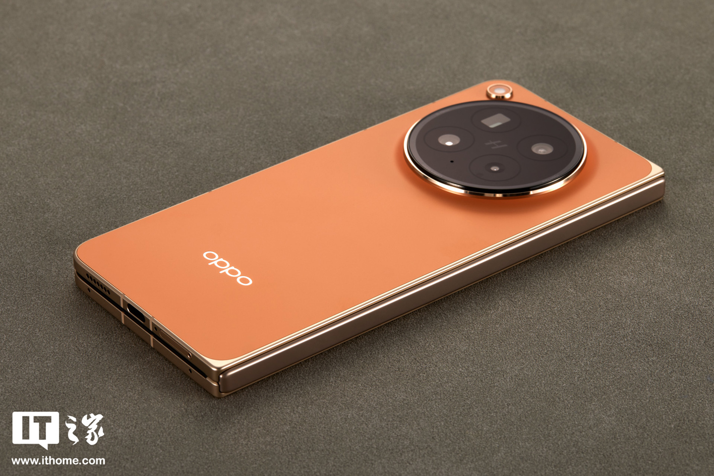 OPPO Find N6 图赏:号称“全球最平整折叠手机”,无感折痕,久用平整